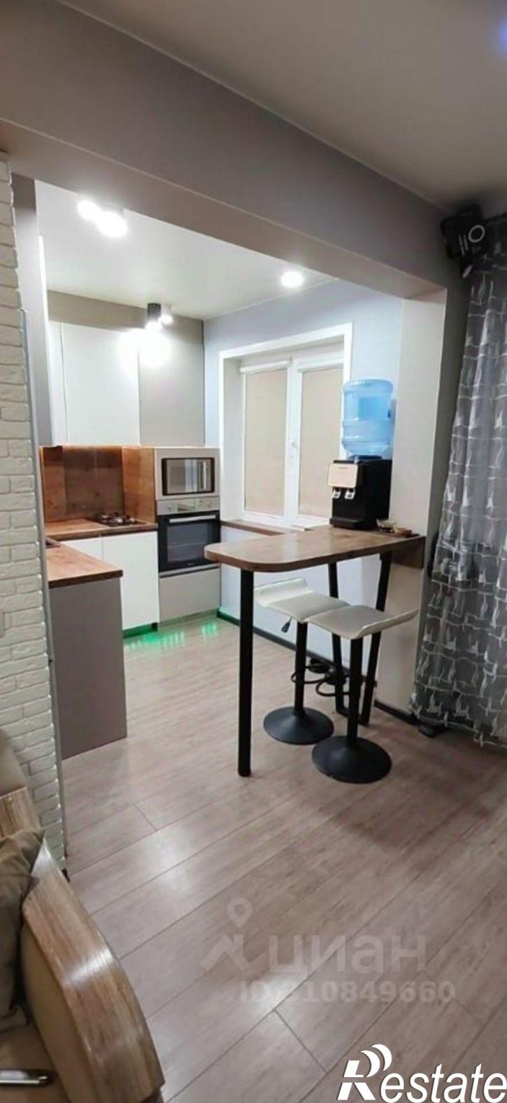 2-комн квартира ул имени Героя Советского Союза Васильева, 37,  д. 37