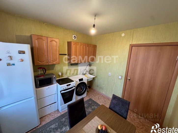 3-комн квартира улица Александра Матросова, 31,  д. 31