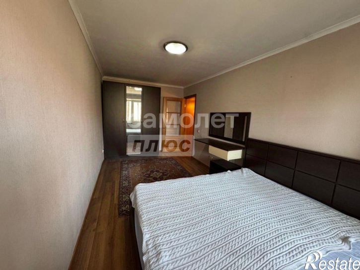 2-комн квартира улица Петра Мерлина, 14,  д. 14