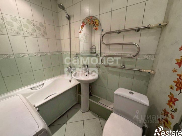 2-комн квартира улица Петра Мерлина, 14,  д. 14