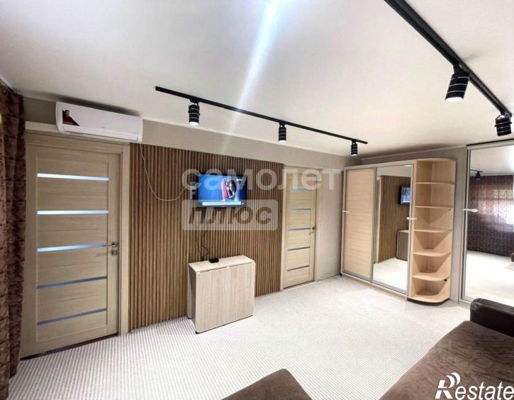 3-комн квартира улица Льнокомбинат, 15Е,  д. 15Е