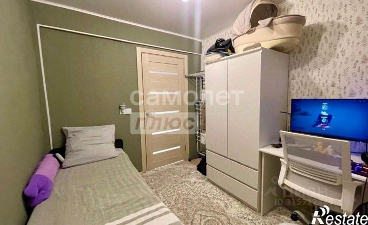 3-комн квартира улица Льнокомбинат, 15Е,  д. 15Е