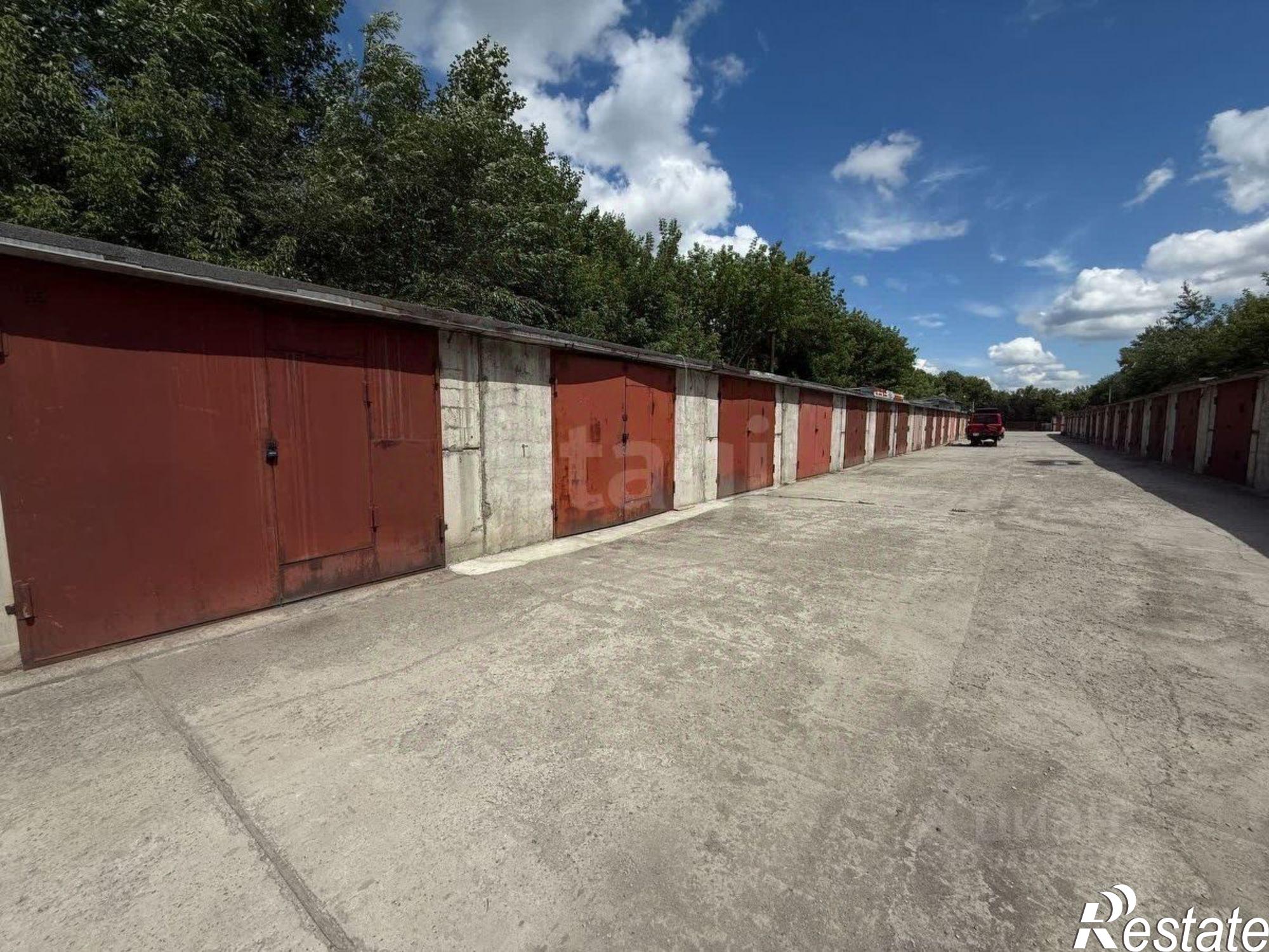 Купить гараж, место в паркинге за 780 024 рублей на улица Вали Максимовой