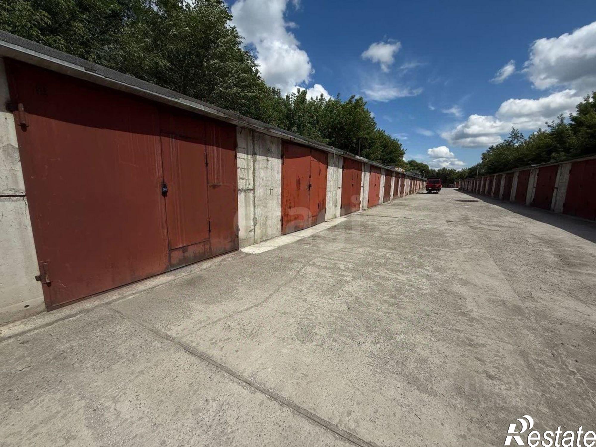 Купить гараж, место в паркинге за 780 024 рублей на улица Вали Максимовой