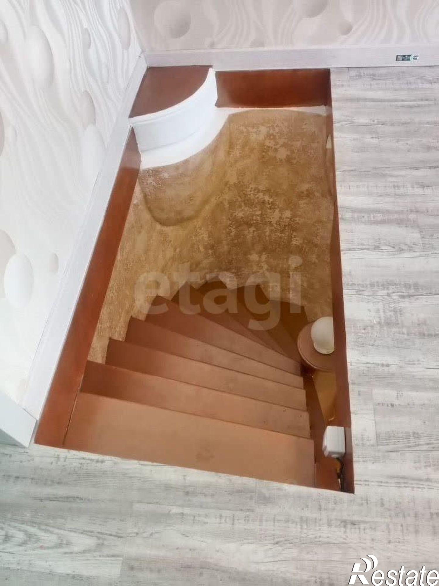 Купить квартиру за 13 000 000 рублей на Стахановская улица, 5