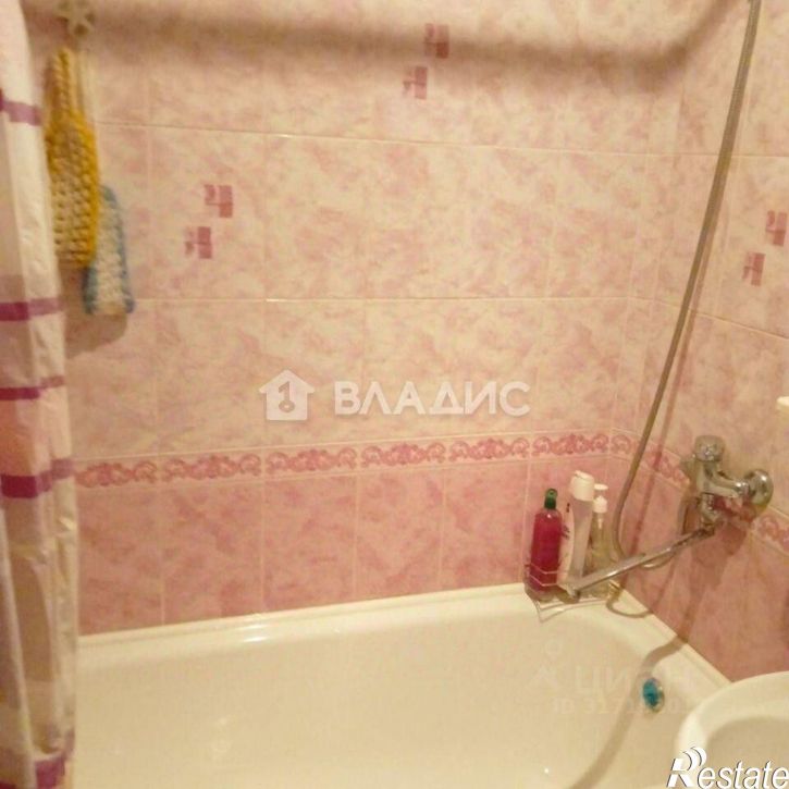 3-комн квартира улица Виктора Петрова, 2,  д. 2