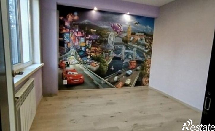 3-комн квартира ул Владимира Короленко, 37/2,  д. 37/2