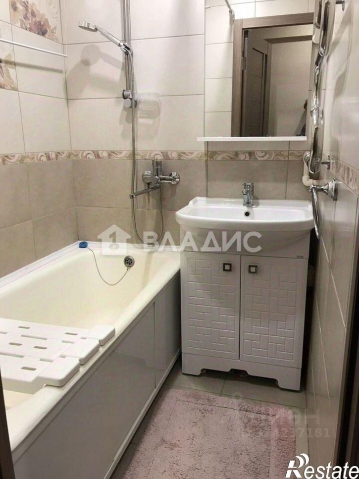 3-комн квартира улица Петра Мерлина, 25,  д. 25