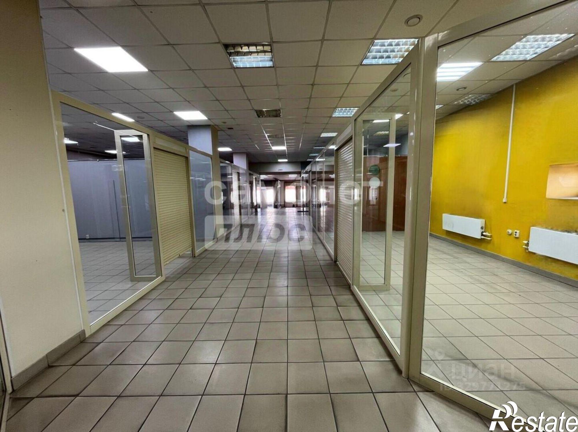 Купить торговое помещение за 40 992 300 рублей на улица Ленина, 312