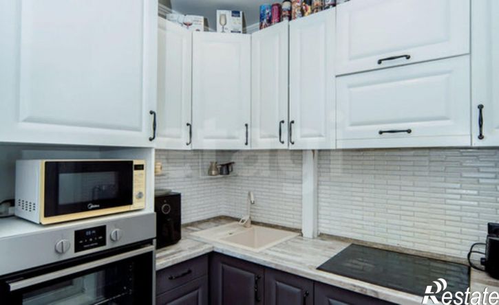 3-комн квартира улица Петра Мерлина, 25/3,  д. 25/3