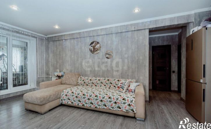 3-комн квартира улица Петра Мерлина, 25/3,  д. 25/3
