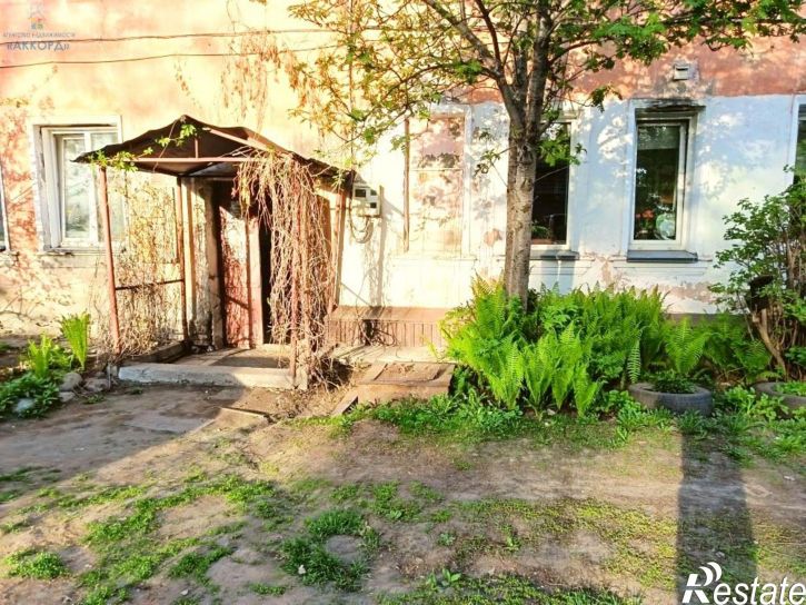 4-комн квартира улица Петра Мерлина, 58А,  д. 58А