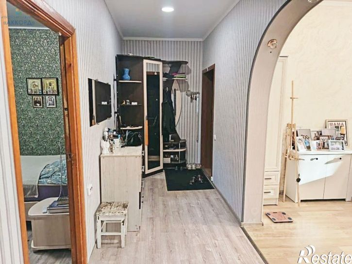 4-комн квартира улица Петра Мерлина, 58А,  д. 58А