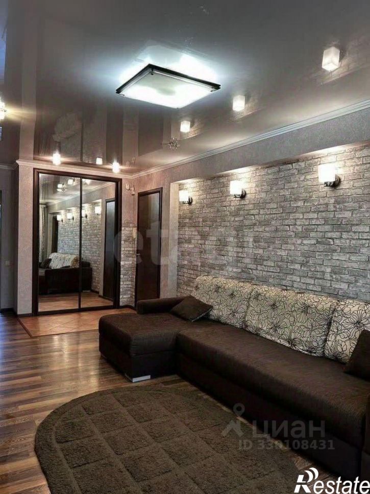 3-комн квартира улица Виктора Петрова, 35,  д. 35