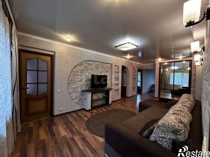 3-комн квартира улица Виктора Петрова, 35,  д. 35