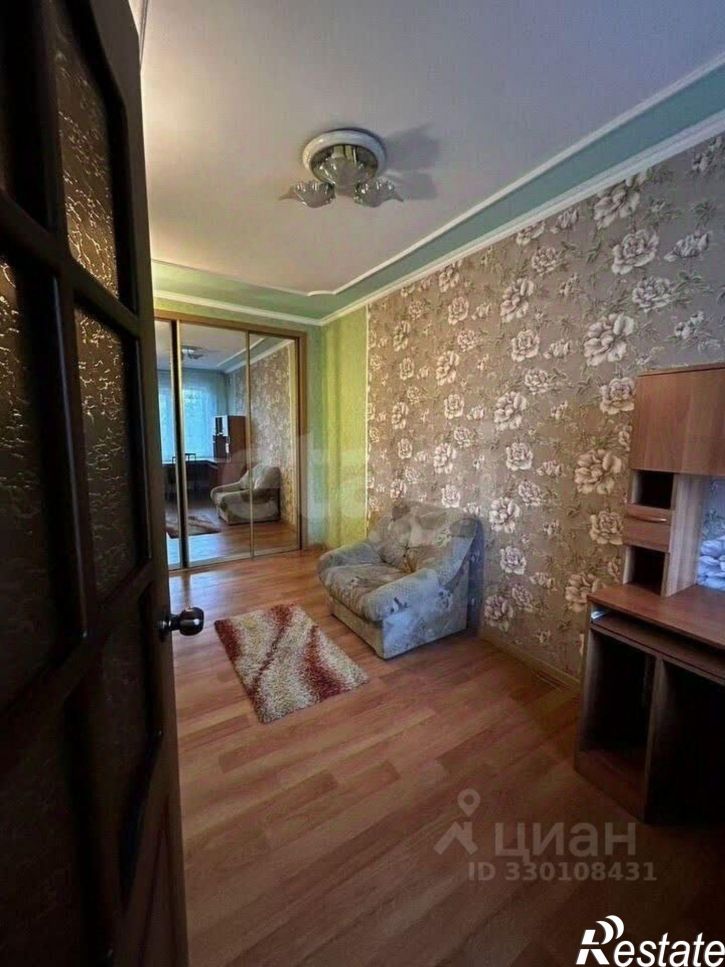 3-комн квартира улица Виктора Петрова, 35,  д. 35