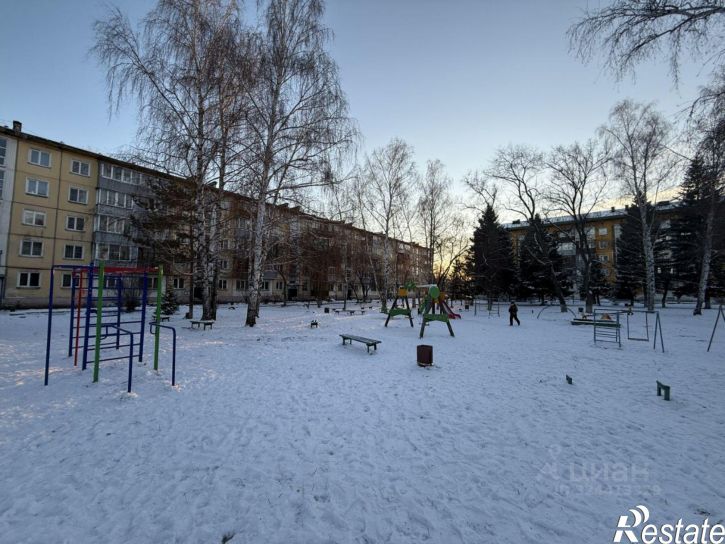 3-комн квартира улица Льнокомбинат, 83,  д. 83