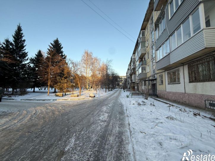 3-комн квартира улица Льнокомбинат, 83,  д. 83