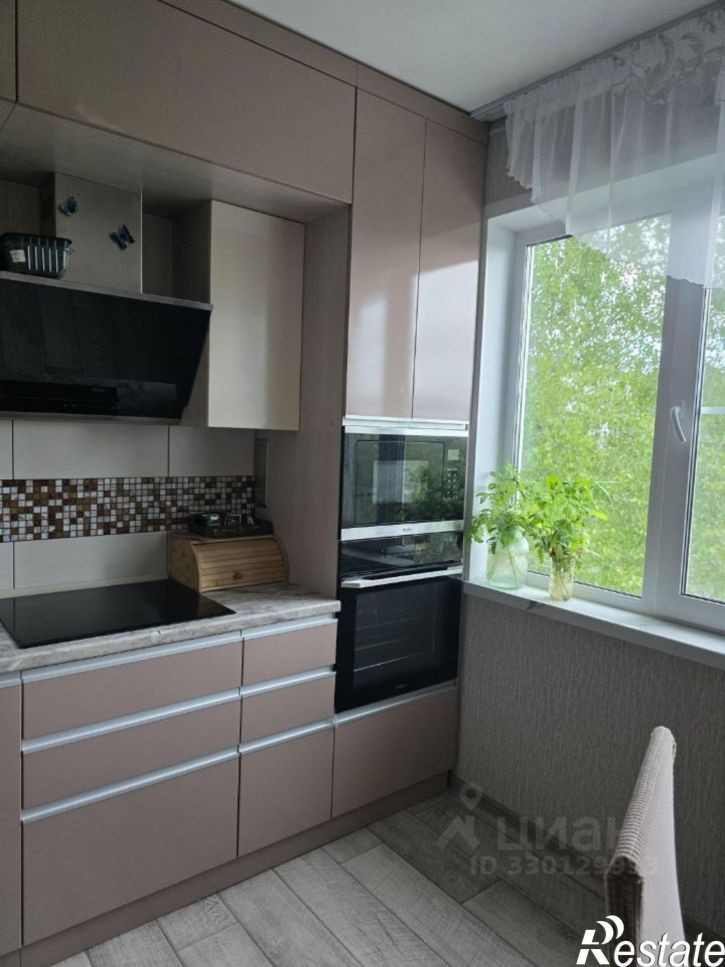3-комн квартира ул Ленинградская, 28,  д. 28