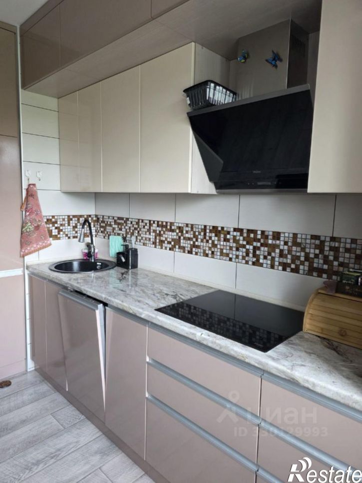 3-комн квартира ул Ленинградская, 28,  д. 28