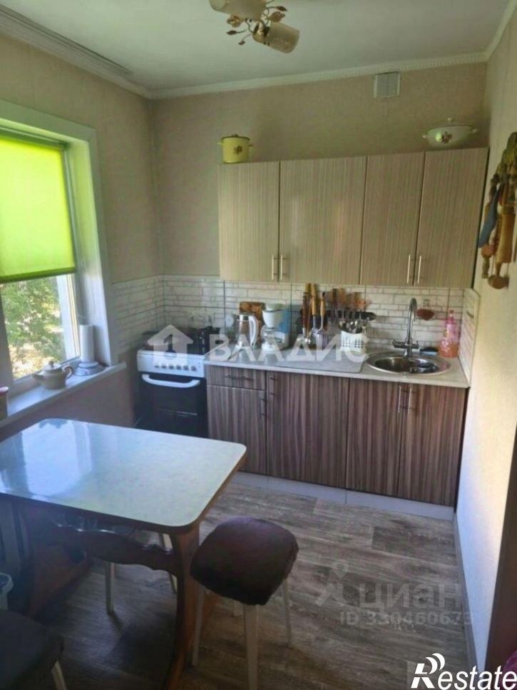 3-комн квартира улица Петра Мерлина, 16,  д. 16