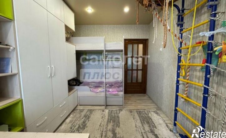 3-комн квартира ул Владимира Короленко, 27,  д. 27