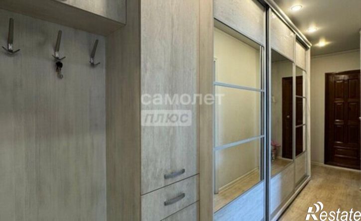 3-комн квартира ул Владимира Короленко, 27,  д. 27