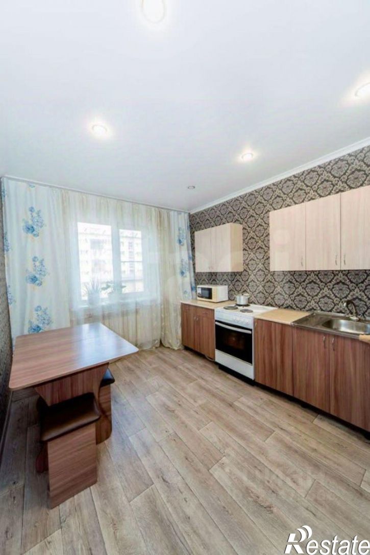 3-комн квартира ул имени Героя Советского Союза Трофимова, 113,  д. 113