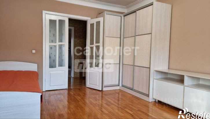 4-комн квартира улица Виктора Петрова, 16,  д. 16