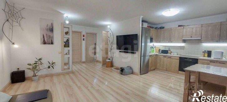 3-комн квартира ул имени Героя Советского Союза Красильникова, 227/2,  д. 227/2