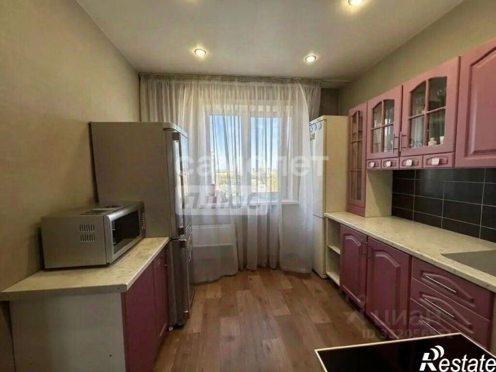 4-комн квартира ул Стахановская, 10,  д. 10