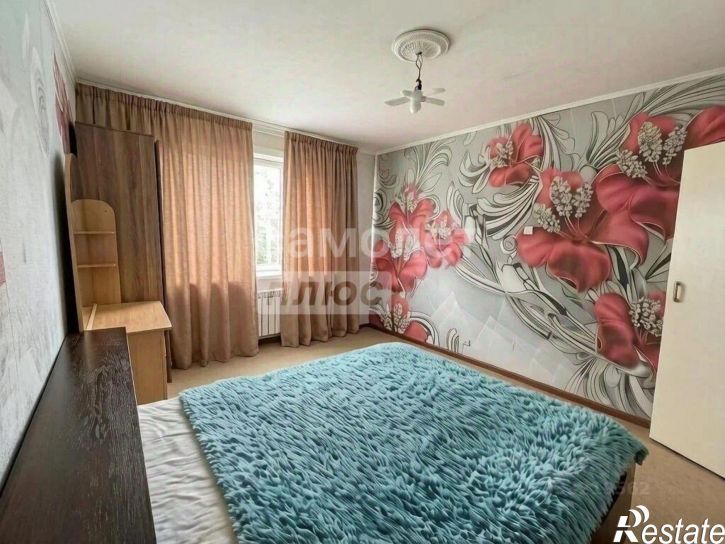 2-комн квартира улица Владимира Короленко, 27,  д. 27
