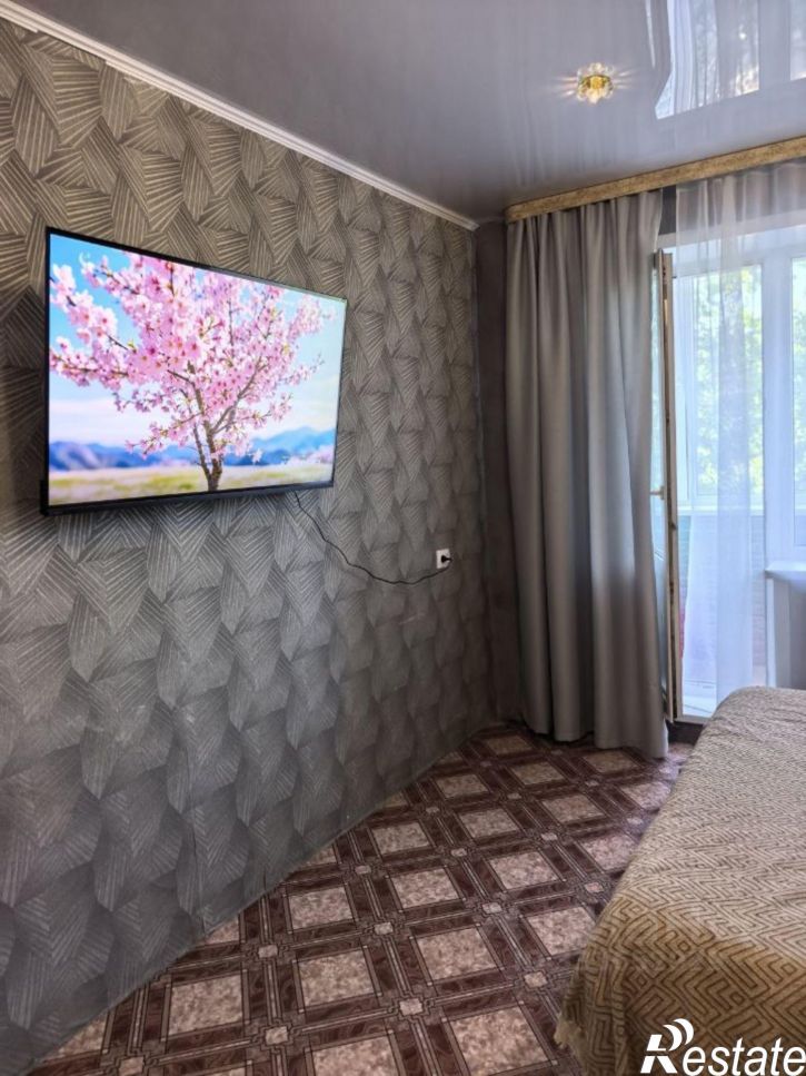 2-комн квартира улица Ильи Мухачева, 250,  д. 250