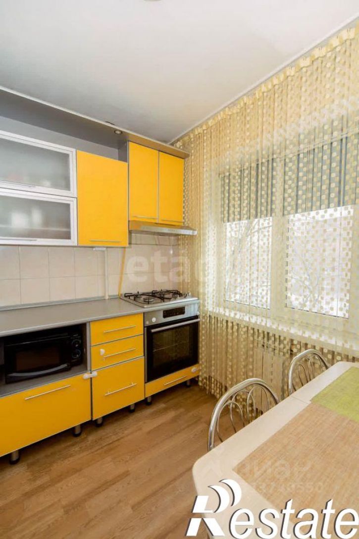 2-комн квартира улица Александра Матросова, 75,  д. 75