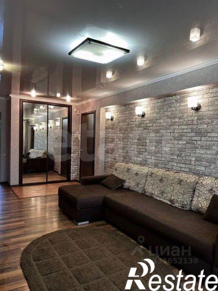 3-комн квартира улица Виктора Петрова, 35,  д. 35