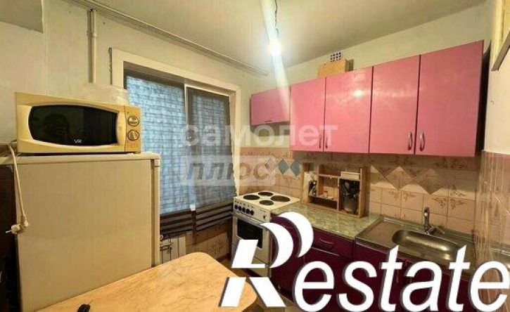 2-комн квартира улица 8 Марта, 15,  д. 15