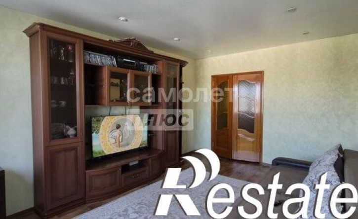 3-комн квартира улица Ильи Мухачева, 250,  д. 250