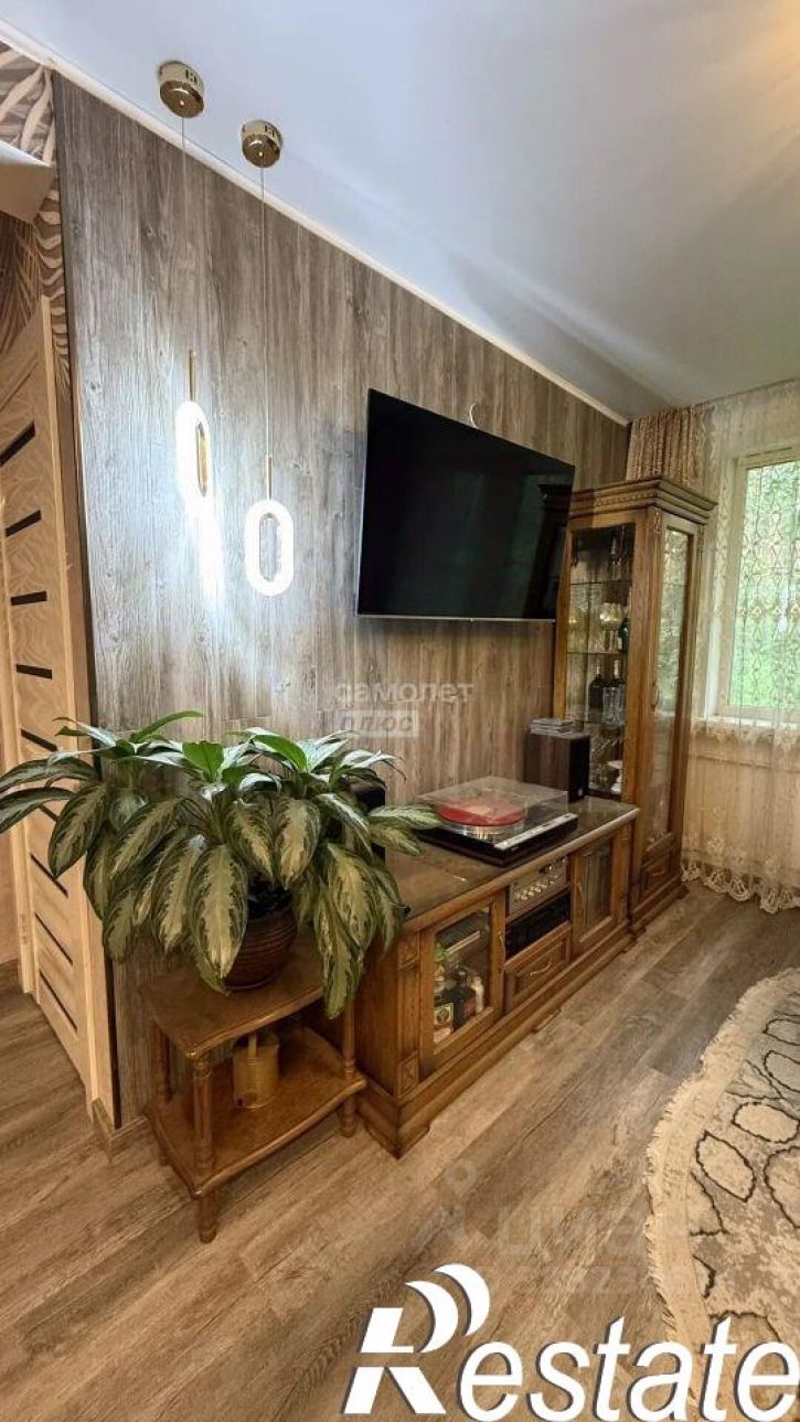 3-комн квартира улица Георгия Прибыткова, 2/2,  д. 2/2