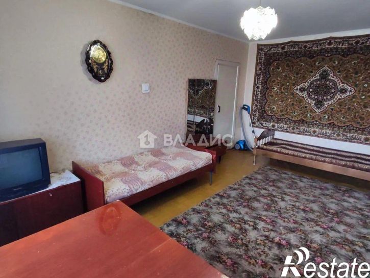 2-комн квартира улица Владимира Короленко, 27,  д. 27