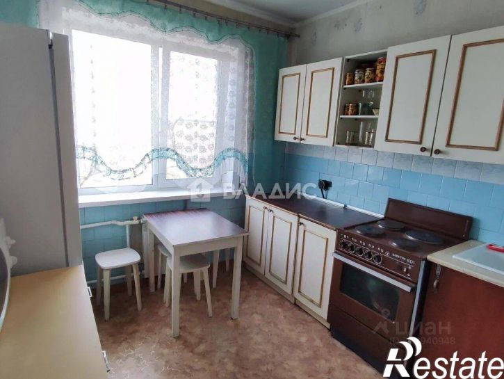 2-комн квартира улица Владимира Короленко, 27,  д. 27