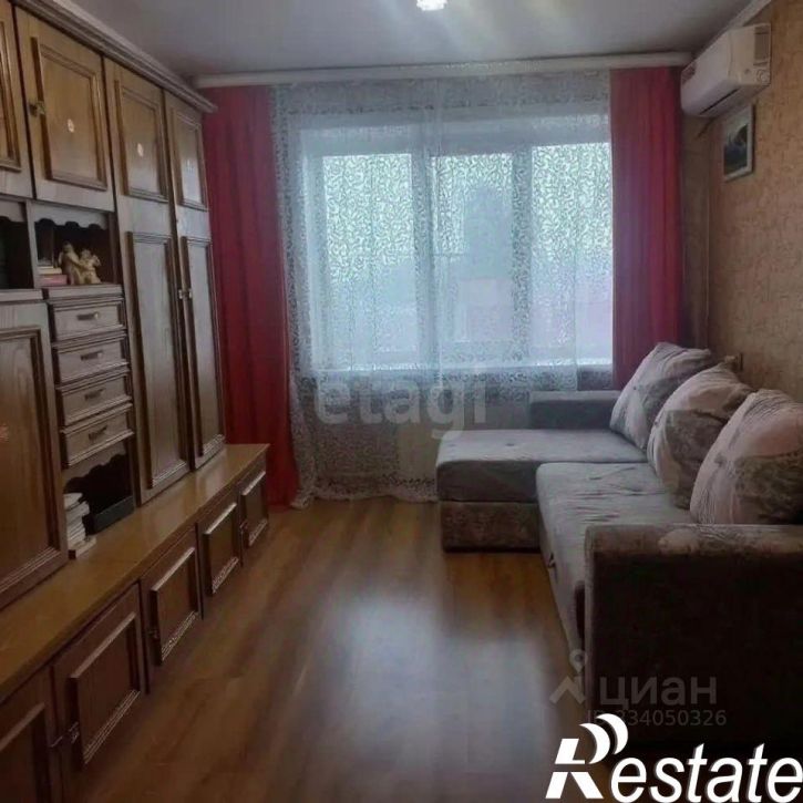 4-комн квартира улица Революции, 82,  д. 82