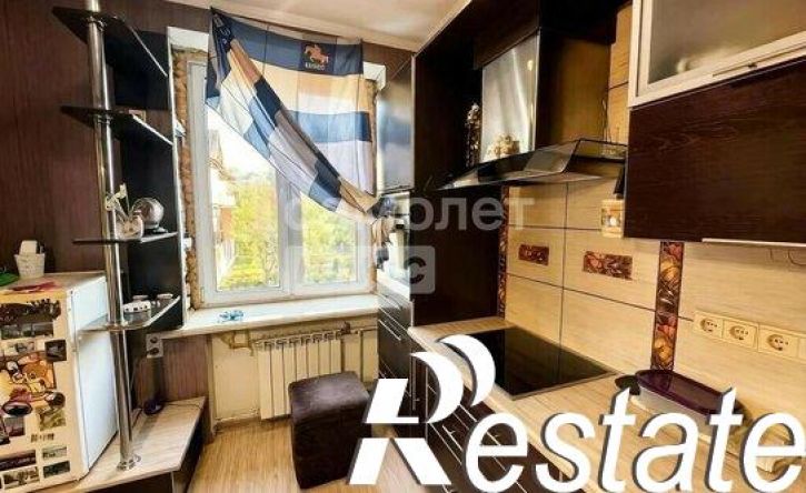 4-комн квартира Ленинградская улица, 72,  д. 72