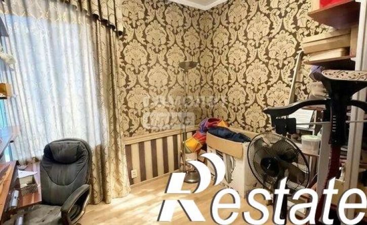 4-комн квартира Ленинградская улица, 72,  д. 72