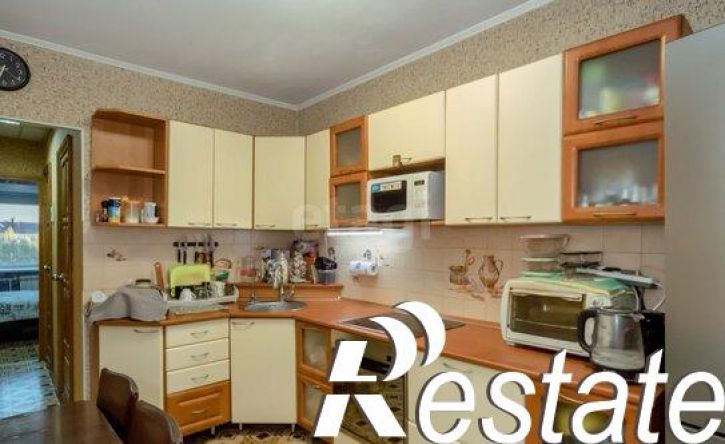 3-комн квартира улица Виктора Петрова, 12,  д. 12
