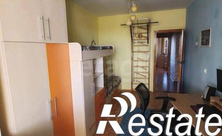 3-комн квартира улица Декабристов, 8,  д. 8