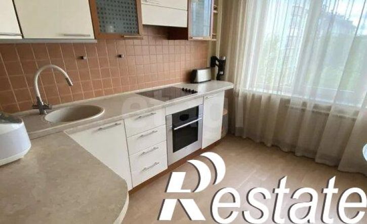 3-комн квартира улица 8 Марта, 18,  д. 18